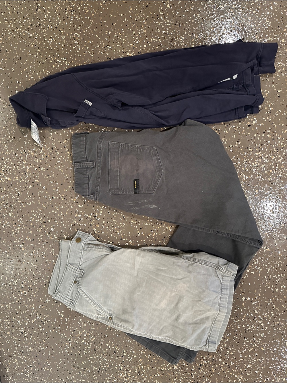 Ariat / Carhartt men’s small / 30 waist work bundle